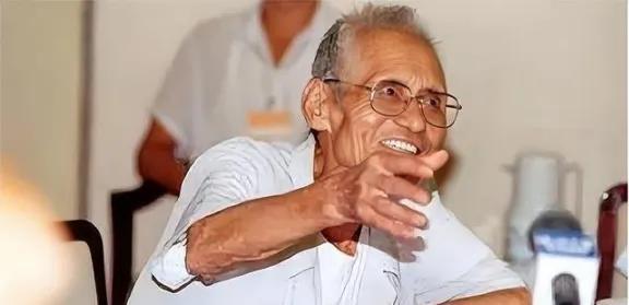 1994年，“狼牙山五壮士”幸存者葛振林得知，儿子竟然拿着中央军委发给他的金质勋