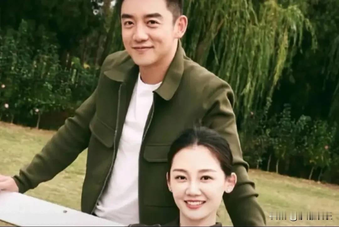 7月10日，郑恺和苗苗意外引起网友热议！原因是八卦媒体曝光的一组深夜聚餐照，让