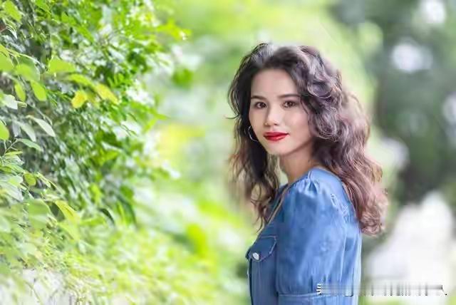 我熬过所有的难过，才发现没你也可以。曾经以为，没有你的日子会像黑夜一样漫长无