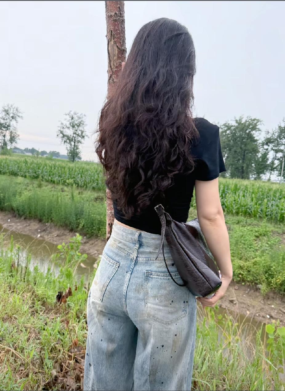 绝招昨天和许久没见面的闺蜜小聚她老公比她大了15岁，我问她：怎么找了一个这