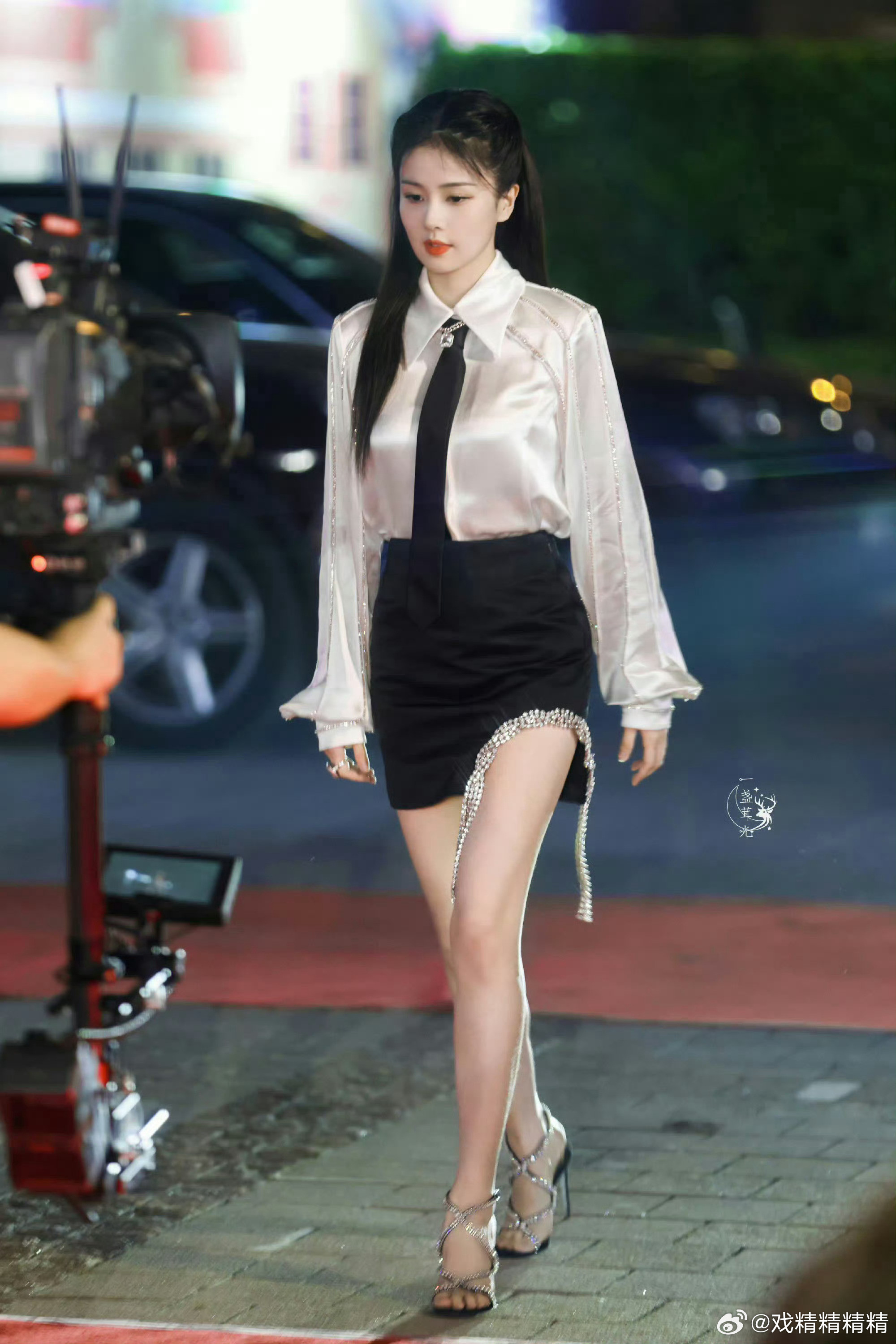 白鹿因为当模特患上风湿病她还不到1米七，就能当模特啦