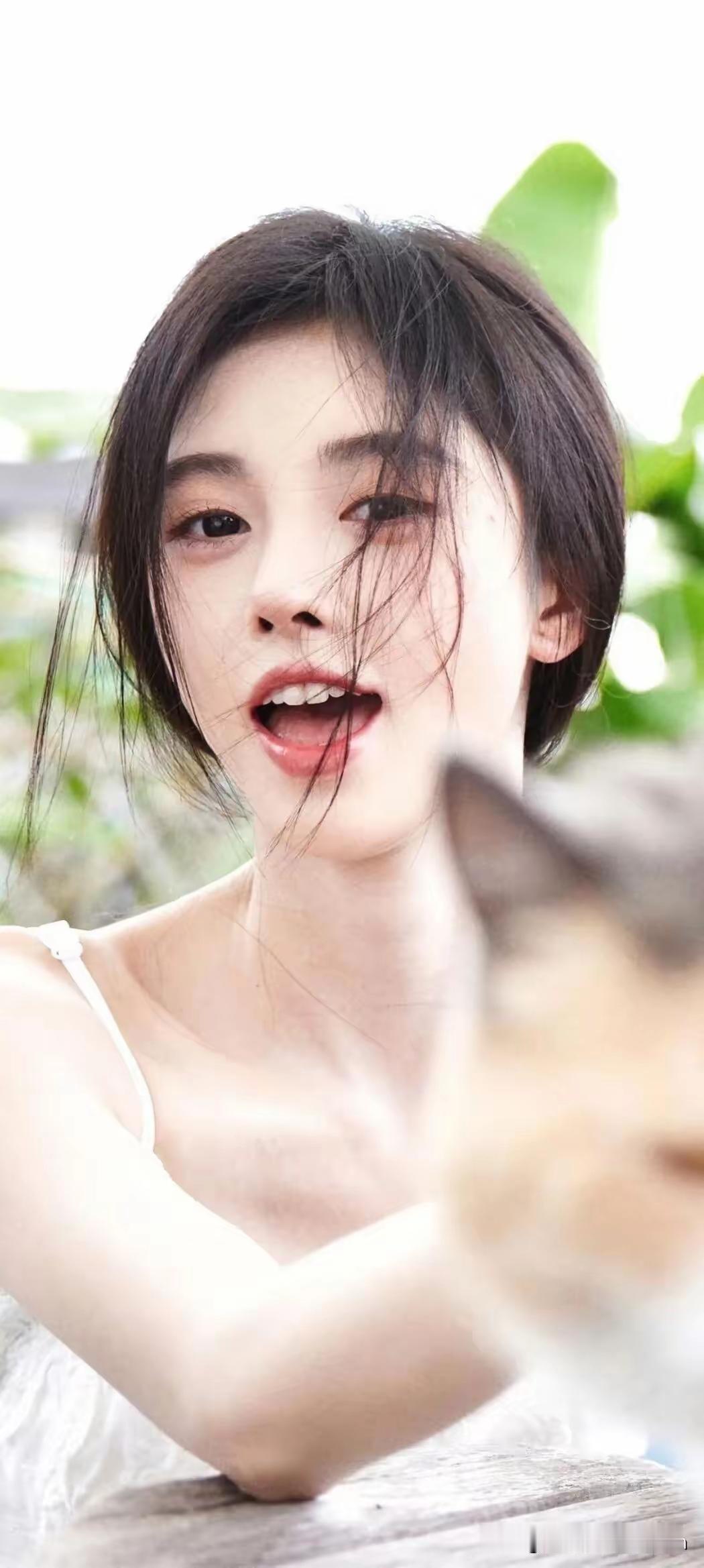男人挣钱是为了留住他心爱的女人，男人挣钱是为了离开那个让他受气的男人。