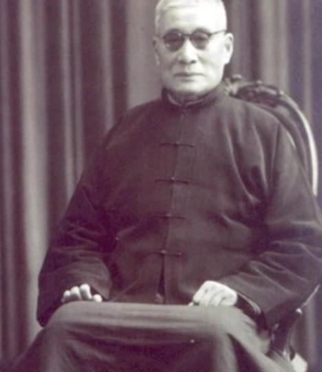 蒋介石人称人民公敌，75年快断气前几个小时念念不忘的不是宋美龄，不是蒋经