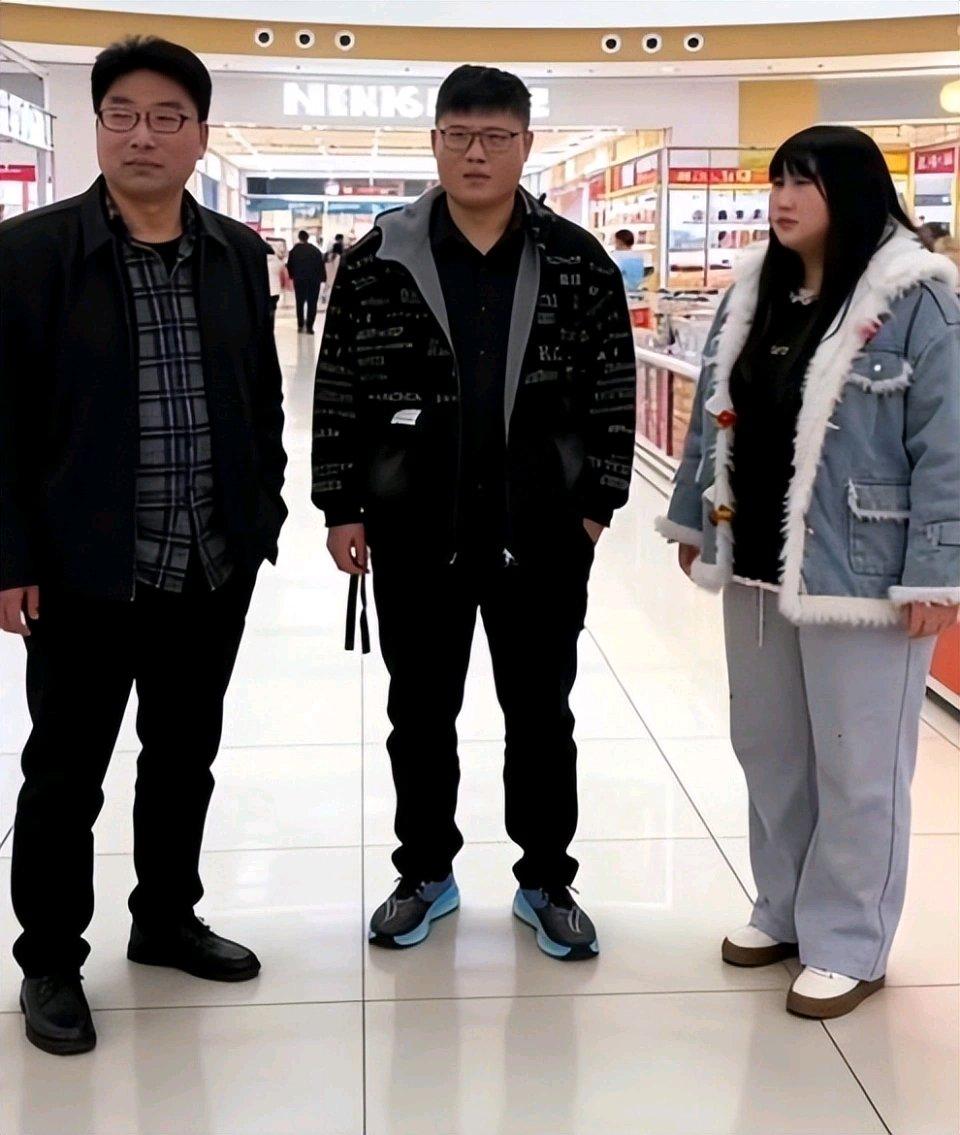 大衣哥女儿朱雪梅结婚才3个月，就胖了一圈。5月6日，有人拍到她和丈夫张海洋回婆家