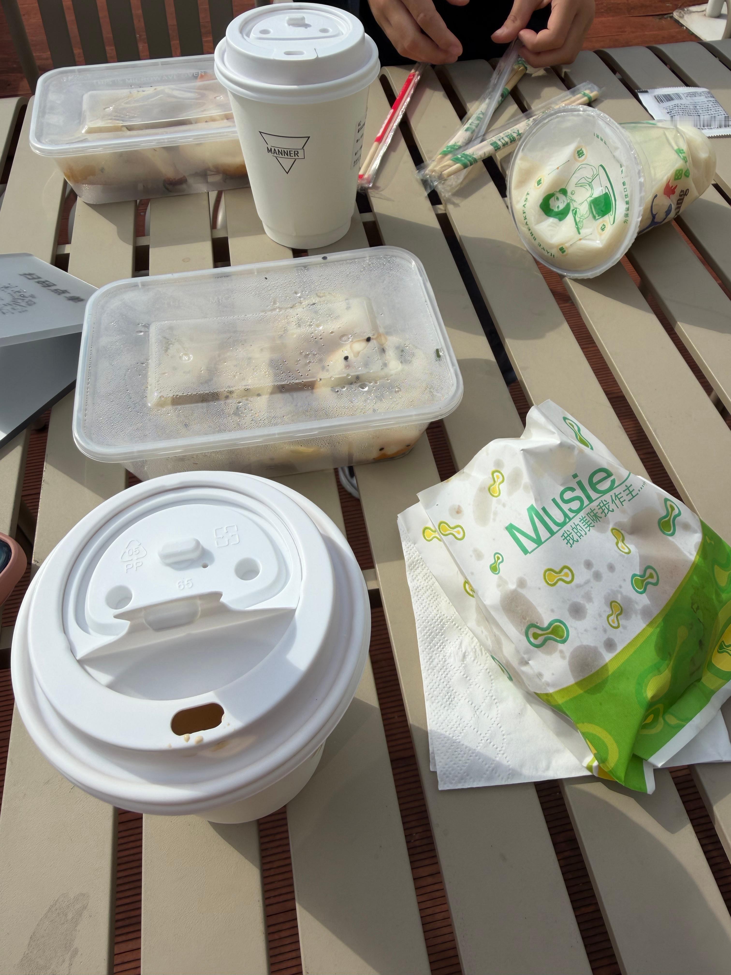 儿子做作业，中西合璧的早晨​​​