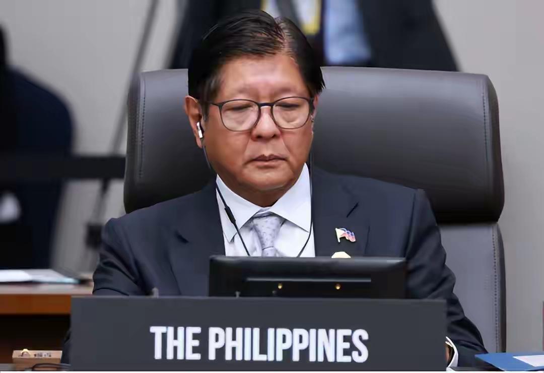 菲律宾总统马科斯竟然是一个“瘾君子”，这是他的亲姐姐伊梅亲自爆料的。在菲律宾