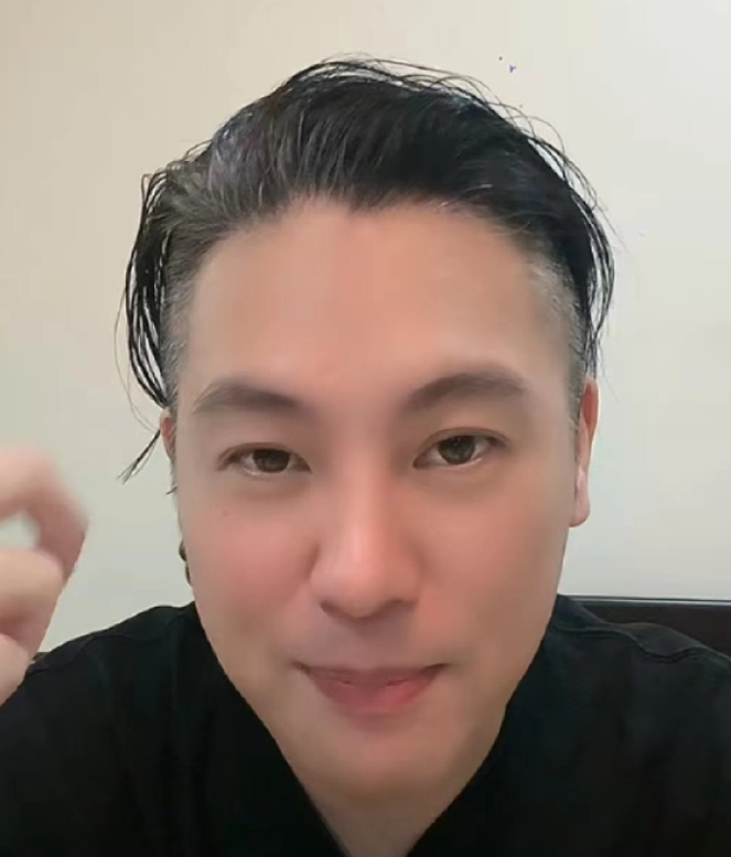 湾湾博主:今年金钟奖的亮点是小S跟蔡康永共同组合回康熙的状态！刚刚，湾湾博主