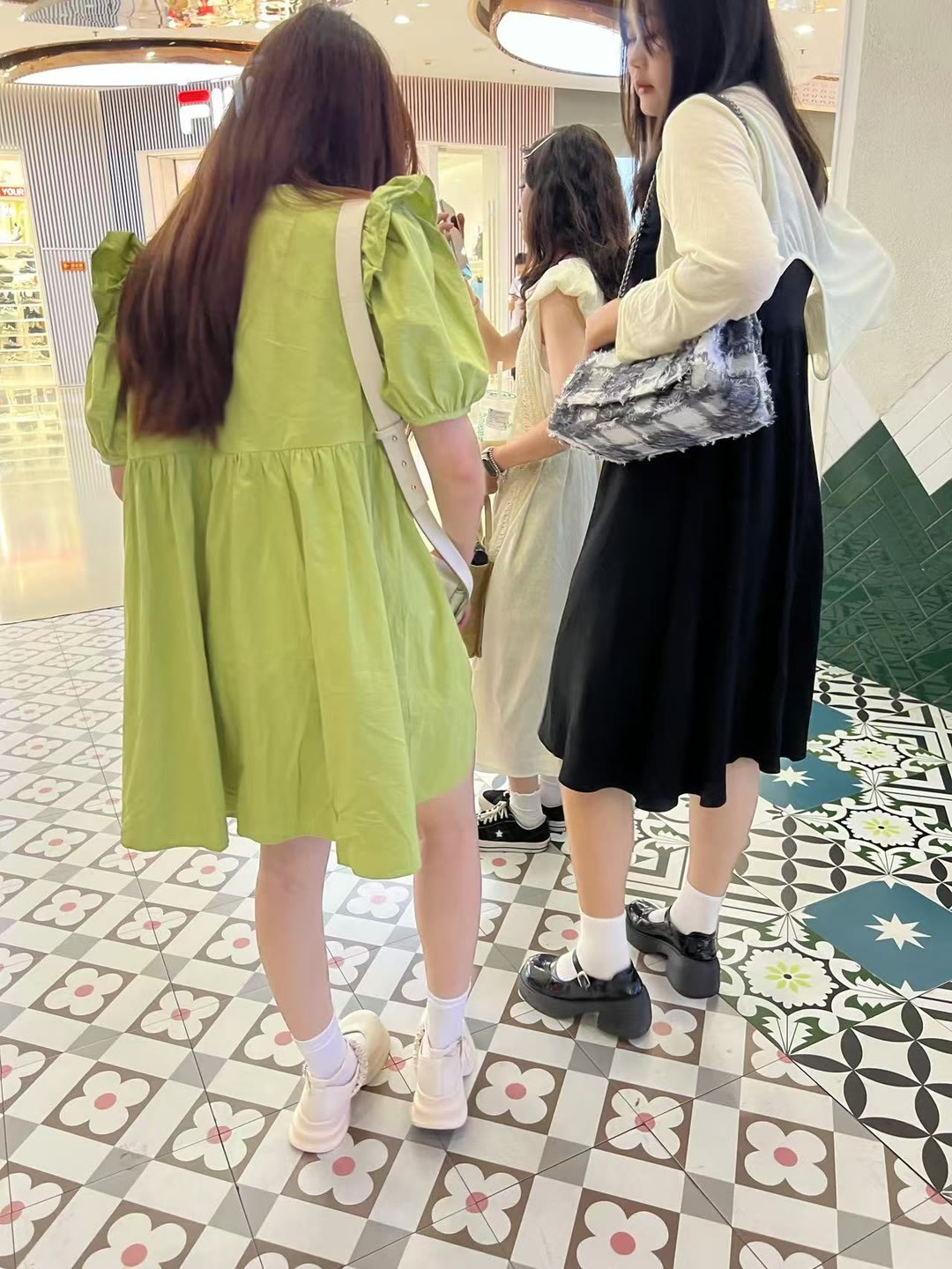 大长腿小姐姐​​​