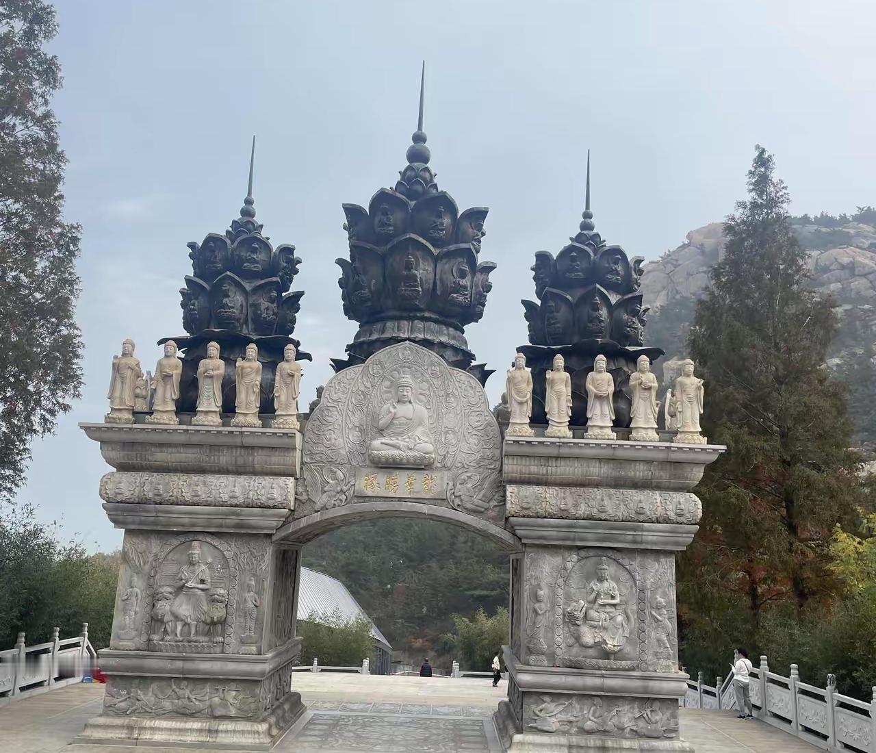 美国不需要“还清”38万亿的债务。历史上，没有任何一个超级大国是靠“认真还债”结