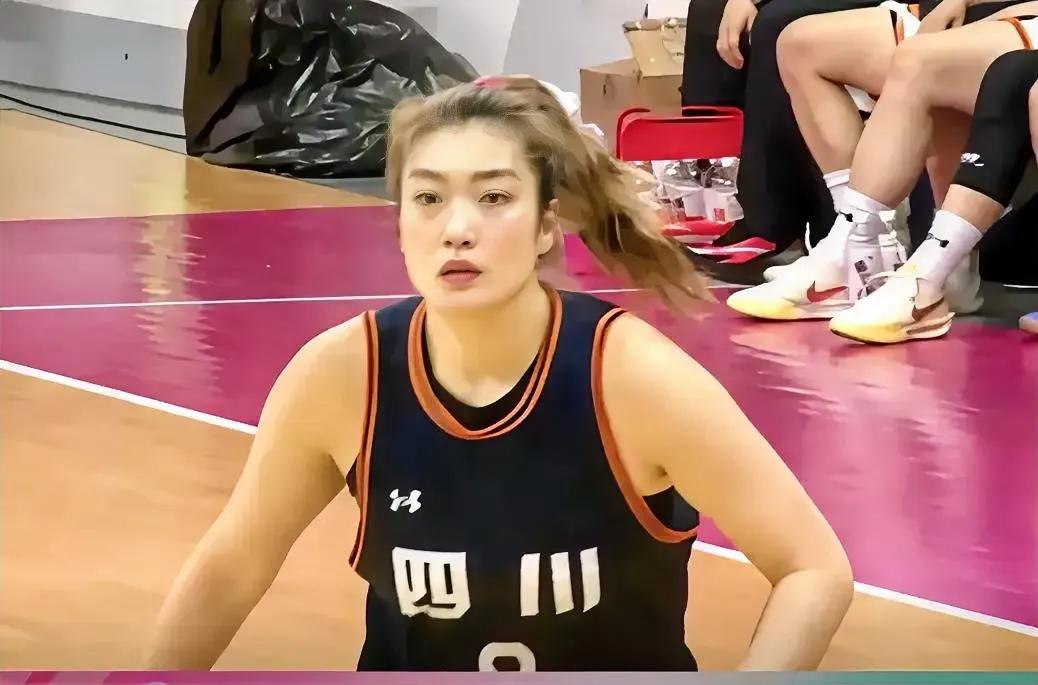 宫鲁鸣惊出一身冷汗——李梦怒砍25分！全运会女篮预选赛，四川女篮140-31