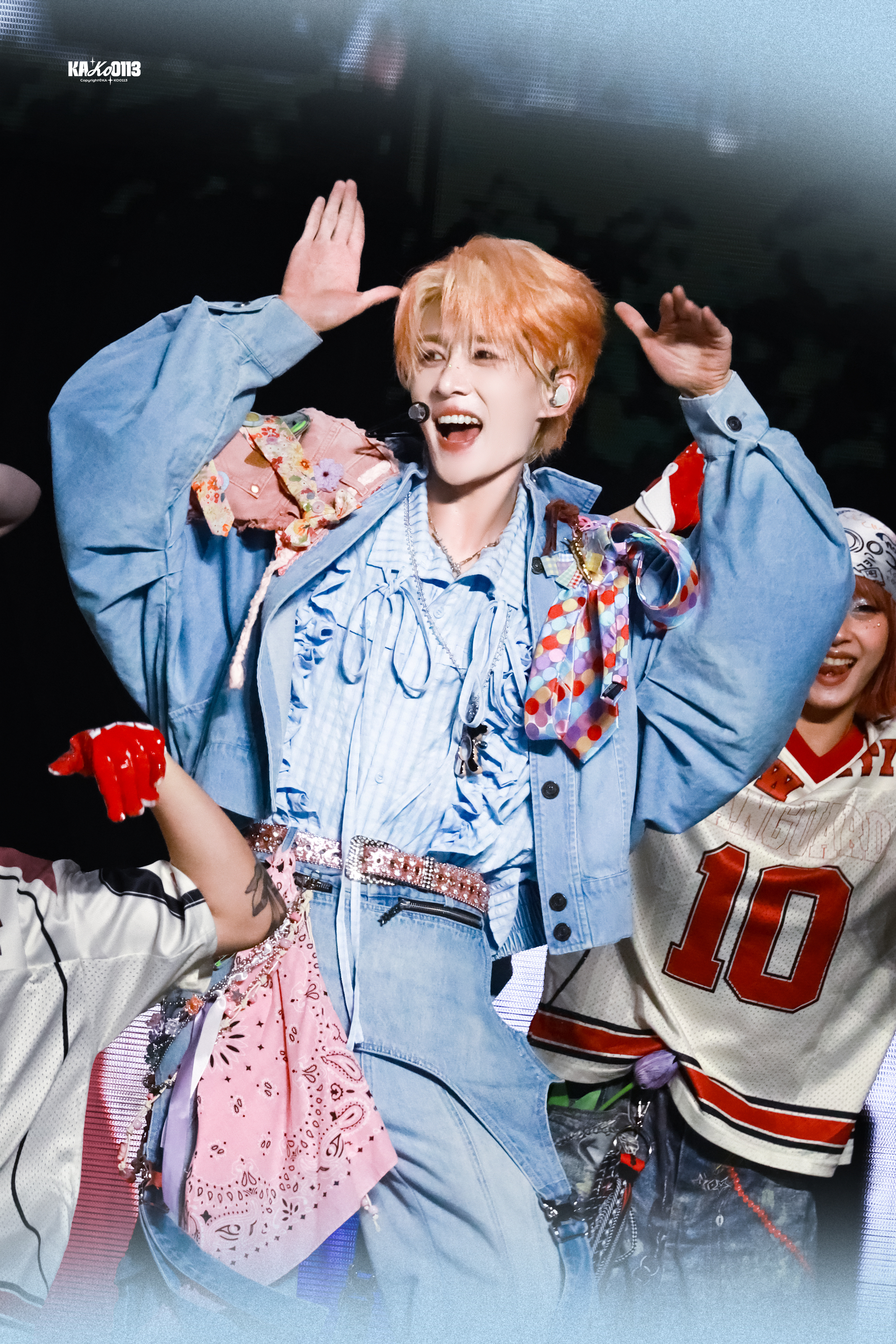 💜光总是随着黎明而来，随黄昏而去，即使错过了落日也不要错过了晨光。