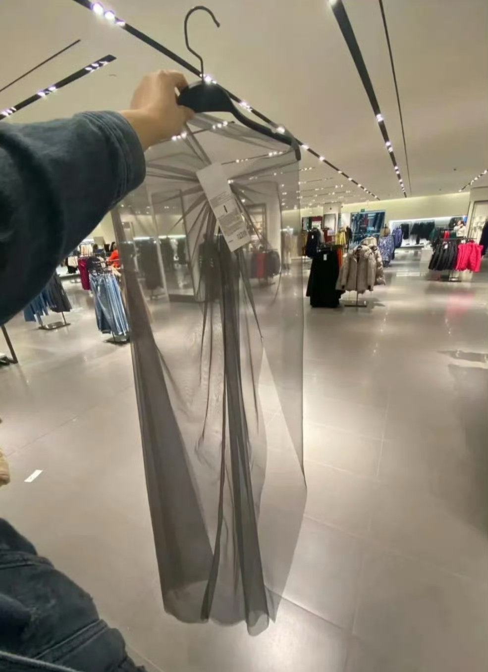 谁能告诉我这个衣服买来怎么穿？？​​​
