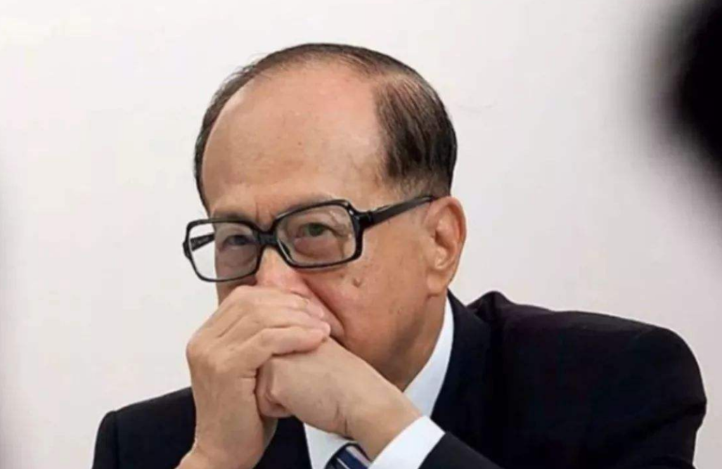10月15日，网络上出现李嘉诚去世的不实传言，长实集团第一时间发布声明辟谣，同日《福布斯》杂志公布李