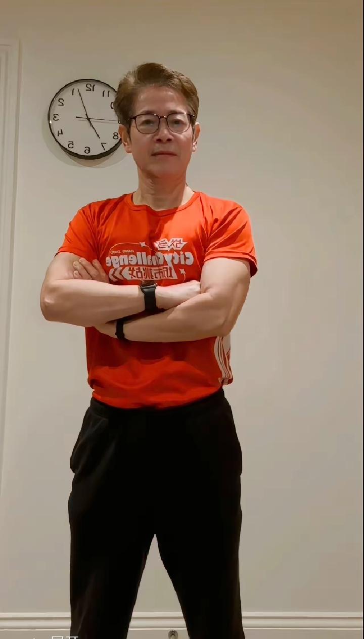 很多人以为，长寿的关键是坚持跑步、坚持有氧。但我以71岁的亲身经历与几十年运动认