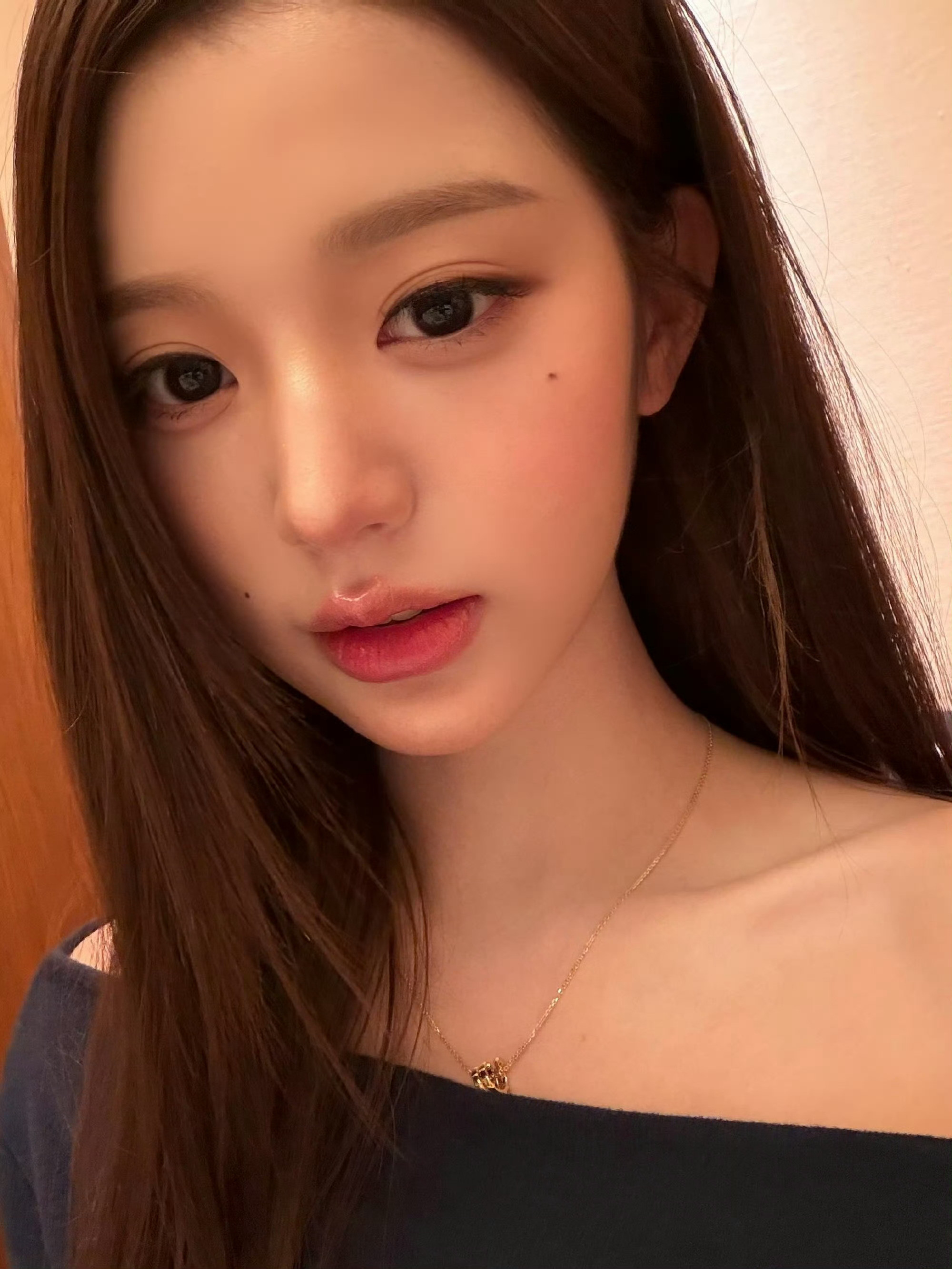 张元英教女粉喊欧尼好漂亮张元英对粉丝一直一直都是很真诚的小女孩呀太宠了想魂穿