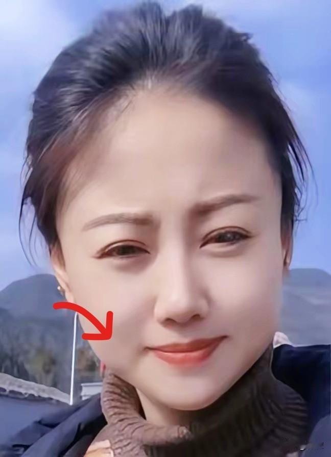 记得的十六岁那年，老爸和二爹吵了一架，此后三年，两人再也没有说过话。我出嫁时