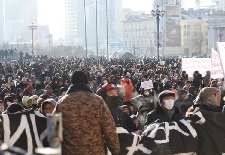 蒙古国爆发的动乱，大概率只是蒙古国崩溃的开始，要是他们再得不到外部援助，情况很可