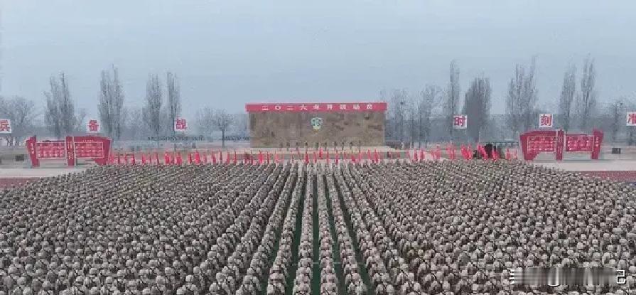 解放军新年首训全线拉满！2026开年即开战？这动静来得一点不声张，可架势摆得