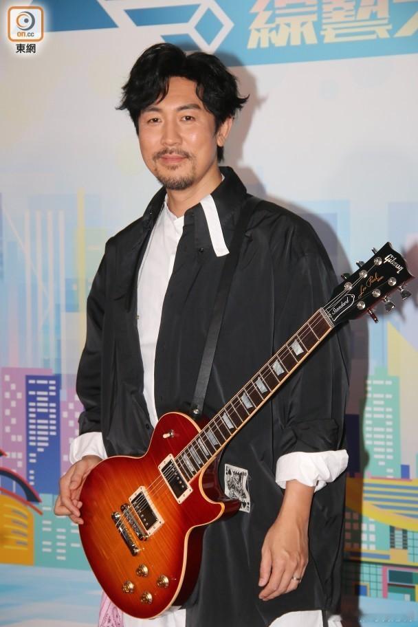 陈展鹏赞张智霖适合新剧角色　袁伟豪收藏靓嘢上报老婆.艺人陈展鹏与袁伟豪（Ben）