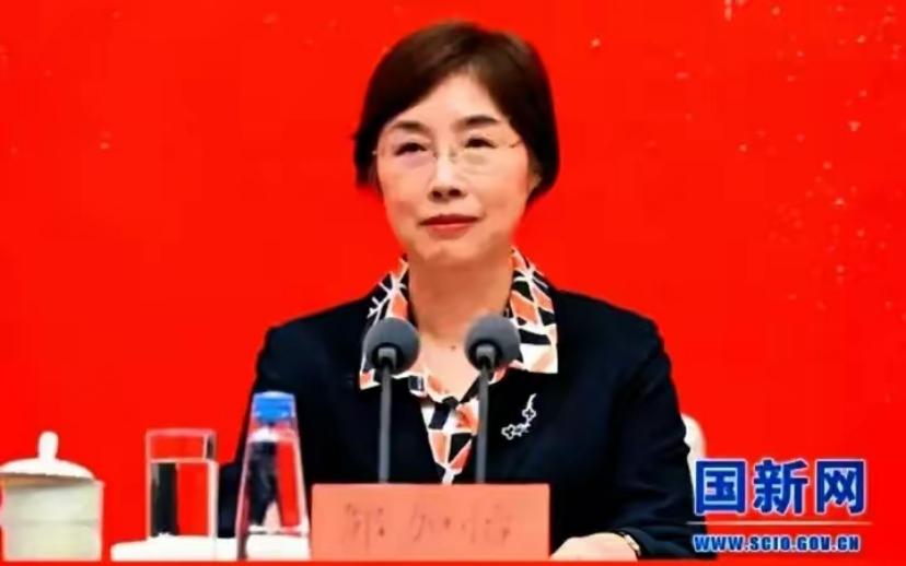 金立群行长要卸任亚投行行长了，这事儿一出来，各种猜测就没停过！有人揪着他女儿