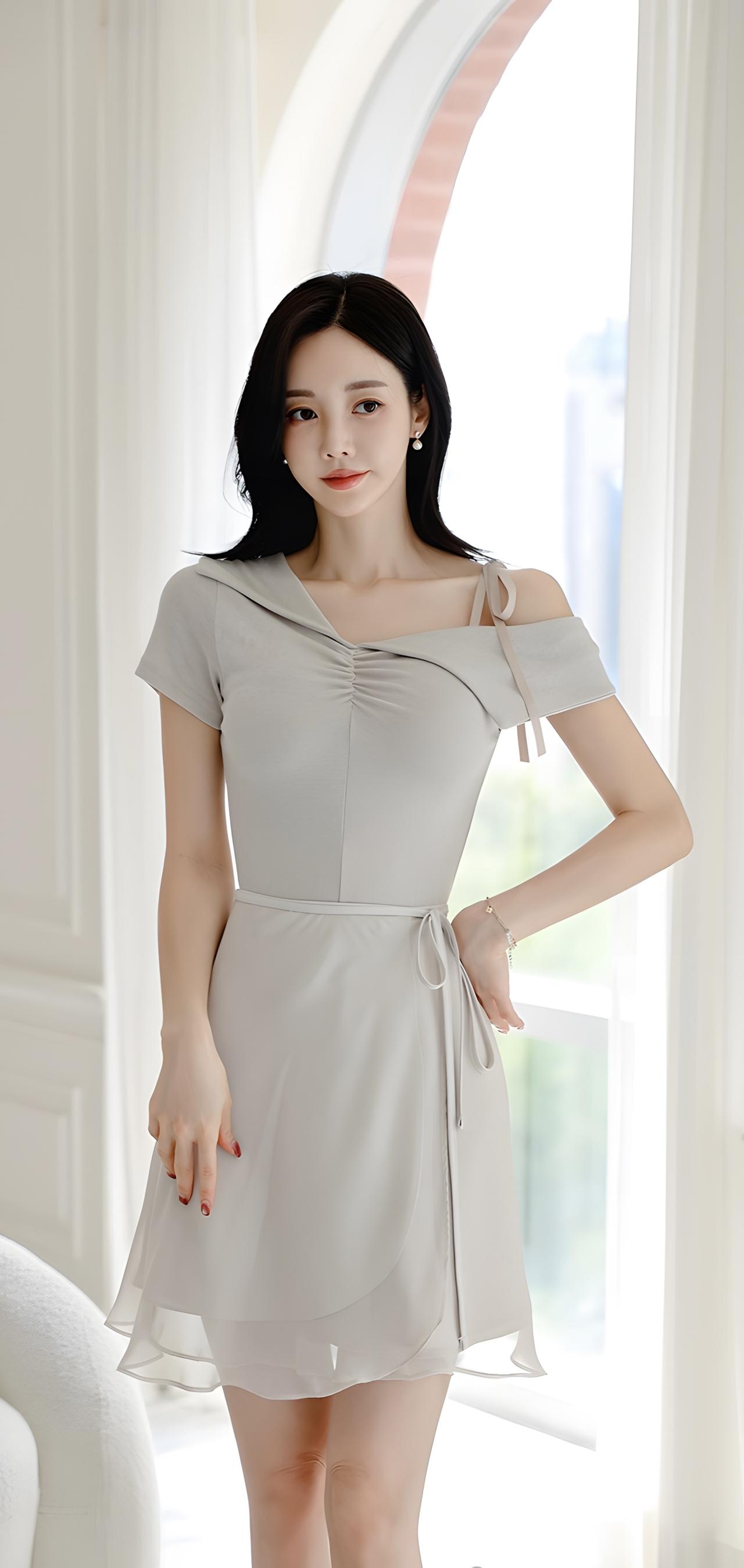 温柔气质穿搭，浅灰色连衣裙，优雅迷人！🌸👗