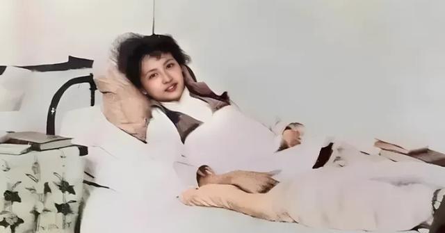 1929年，林徽因刚生了孩子，被撑大的肚子还没恢复，梁思成却拿起相机一顿拍！19