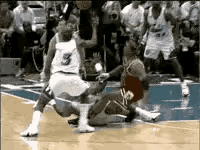 难怪罗德曼说他能轻松搞定詹姆斯，看起来绝非口出狂言。现在的NBA，这样体型的球员