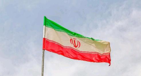 美国的暗度陈仓之计被伊朗识破了！美国与伊朗刚刚达成停火两周的协议，没想法美国就开