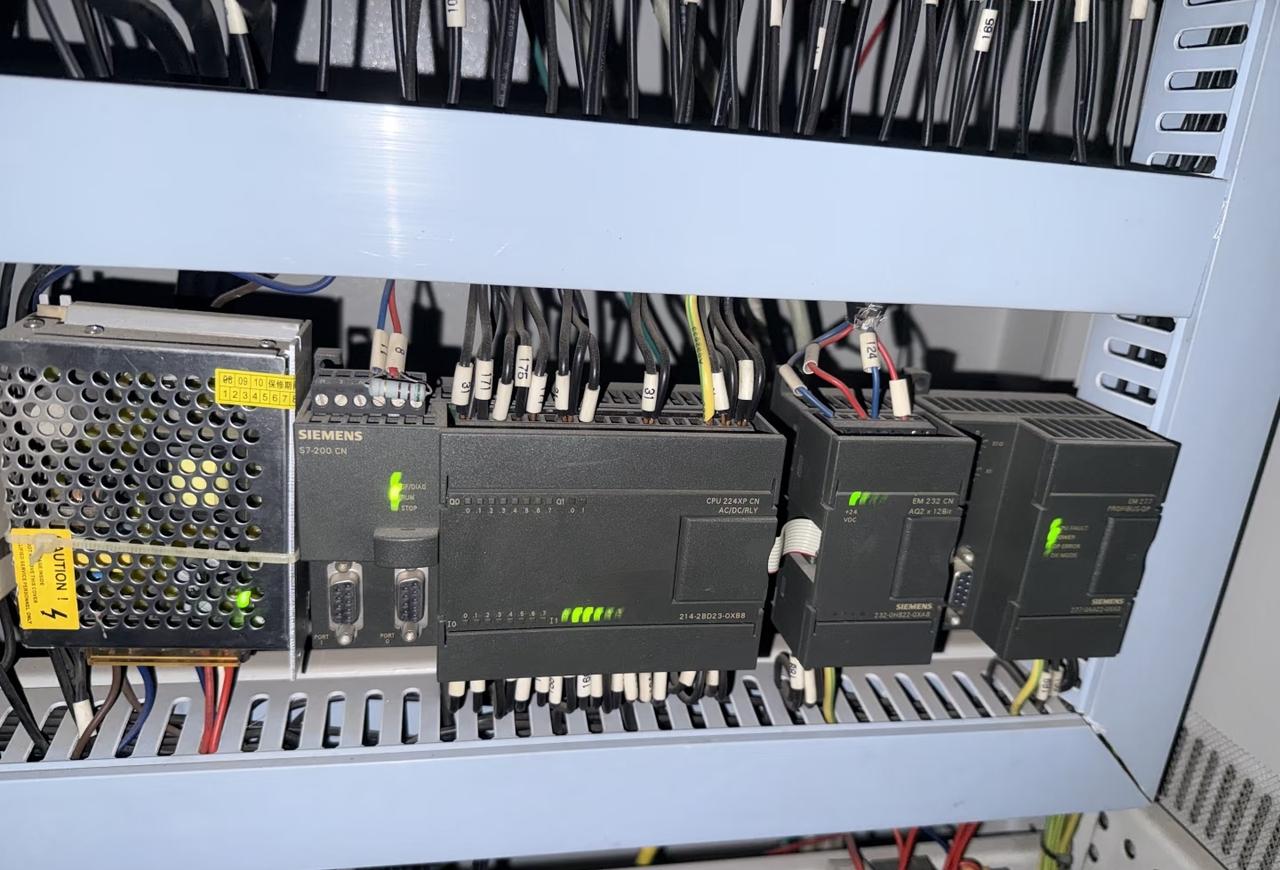 现技术这么不值钱了吗？同行去一家工厂面试维修电工，面试官是部门主管，问他懂不懂P