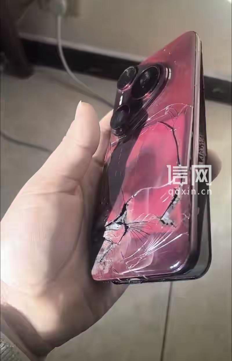 震惊！华为新机充电瞬间爆炸，售后竟以“外力”拒赔，消费者怒问：我买的不是摔炮吗？