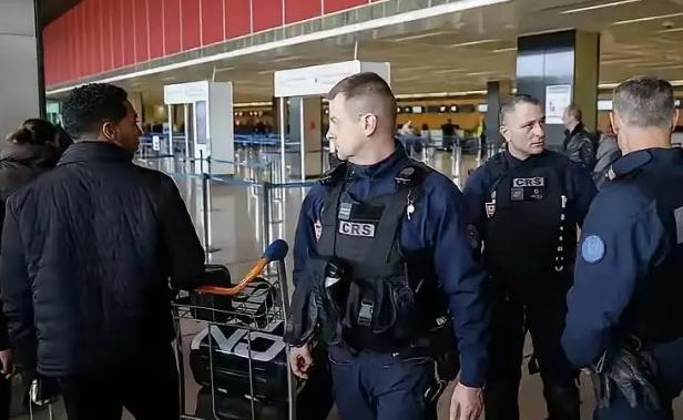 “孟晚舟事件”再现！欧洲亲自下场替美国抓人！近日，美司法部起诉4中国集装