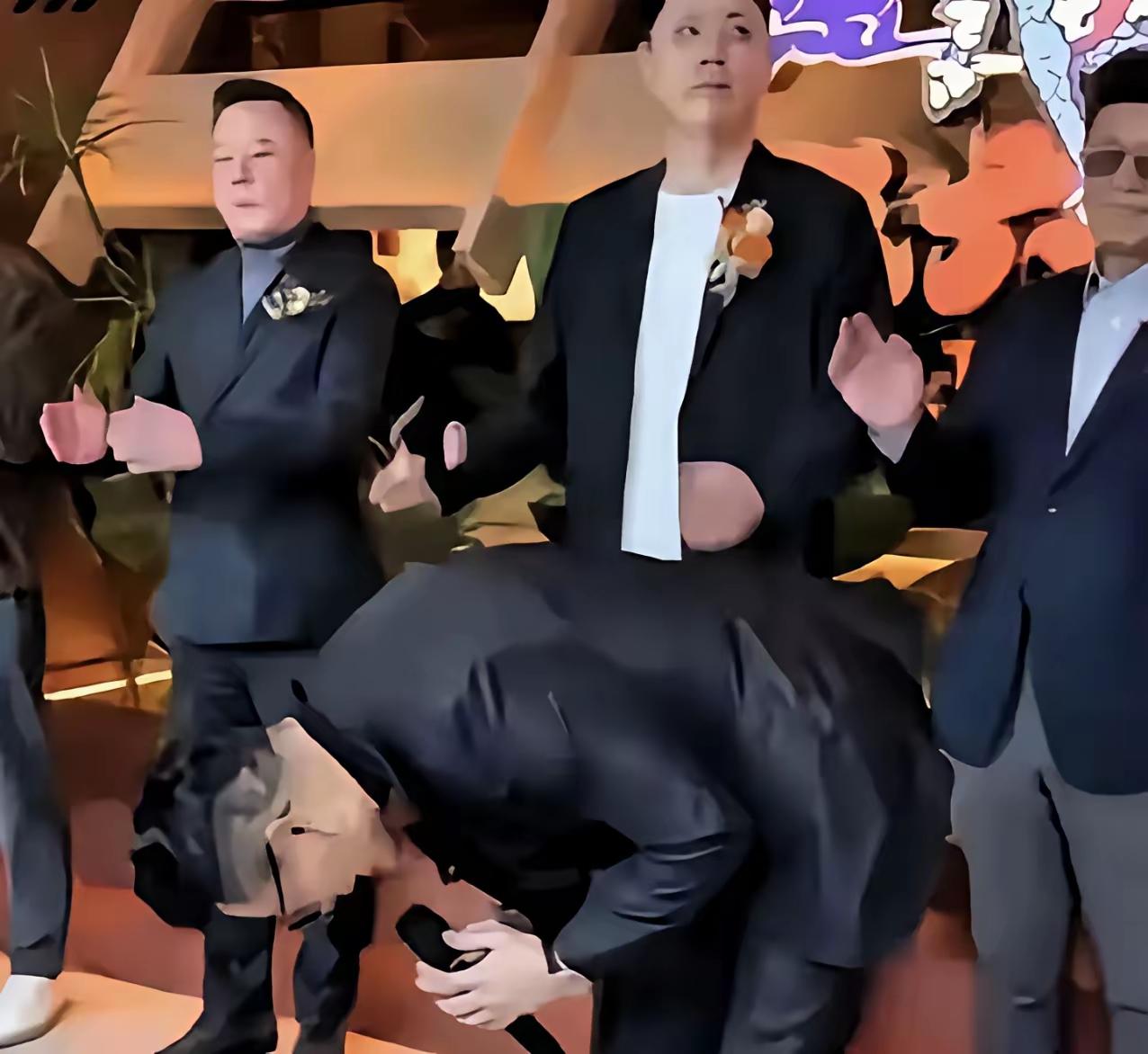 汪大公子这波操作，真是看得人摸不着头脑。说白了就是找错了发力点，拜错了庙门