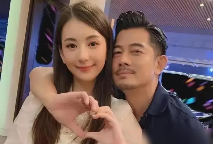 郭富城，天王啊，带家人进景区，却被工作人员指着鼻子提醒：您，免票。这操作，就离谱