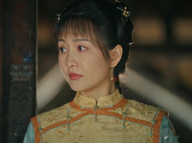 44岁演20岁少女引发争议，挤进央视剧满脸违和，到底谁审美有问题