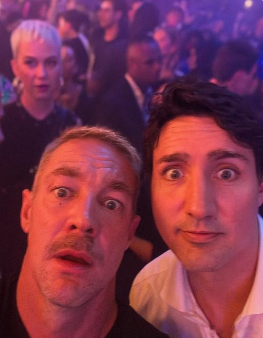 水果姐特鲁多前男友晒三人合照特鲁多水果姐前男友晒三人合照水果姐前男友晒与水果姐