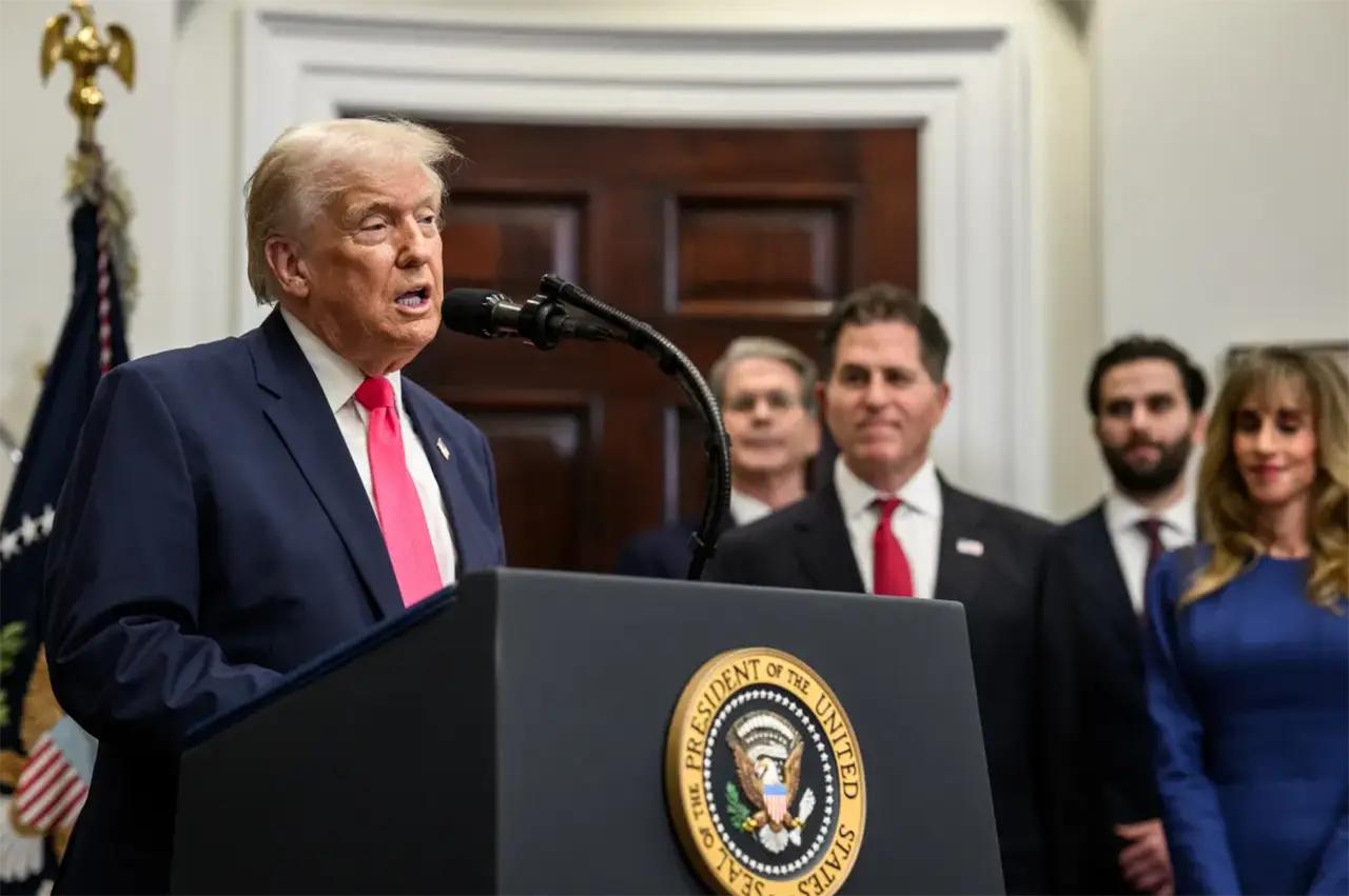 特朗普公开表态：“美国应该放弃全球化，专心处理自己的事情”。12月5日，特朗普