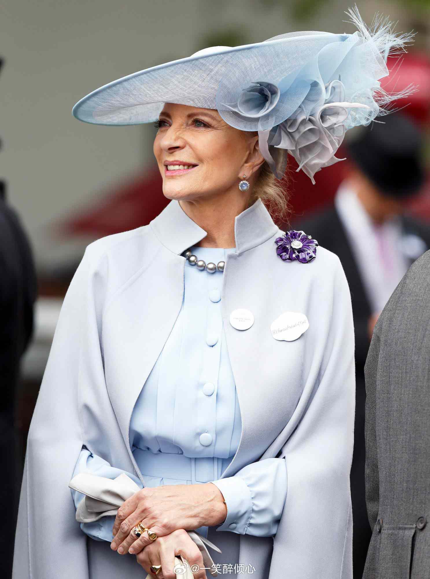 据说8️⃣1️⃣岁肯特迈克尔王妃患有中风，目前是卧床不起。不知道真假，但是近年来