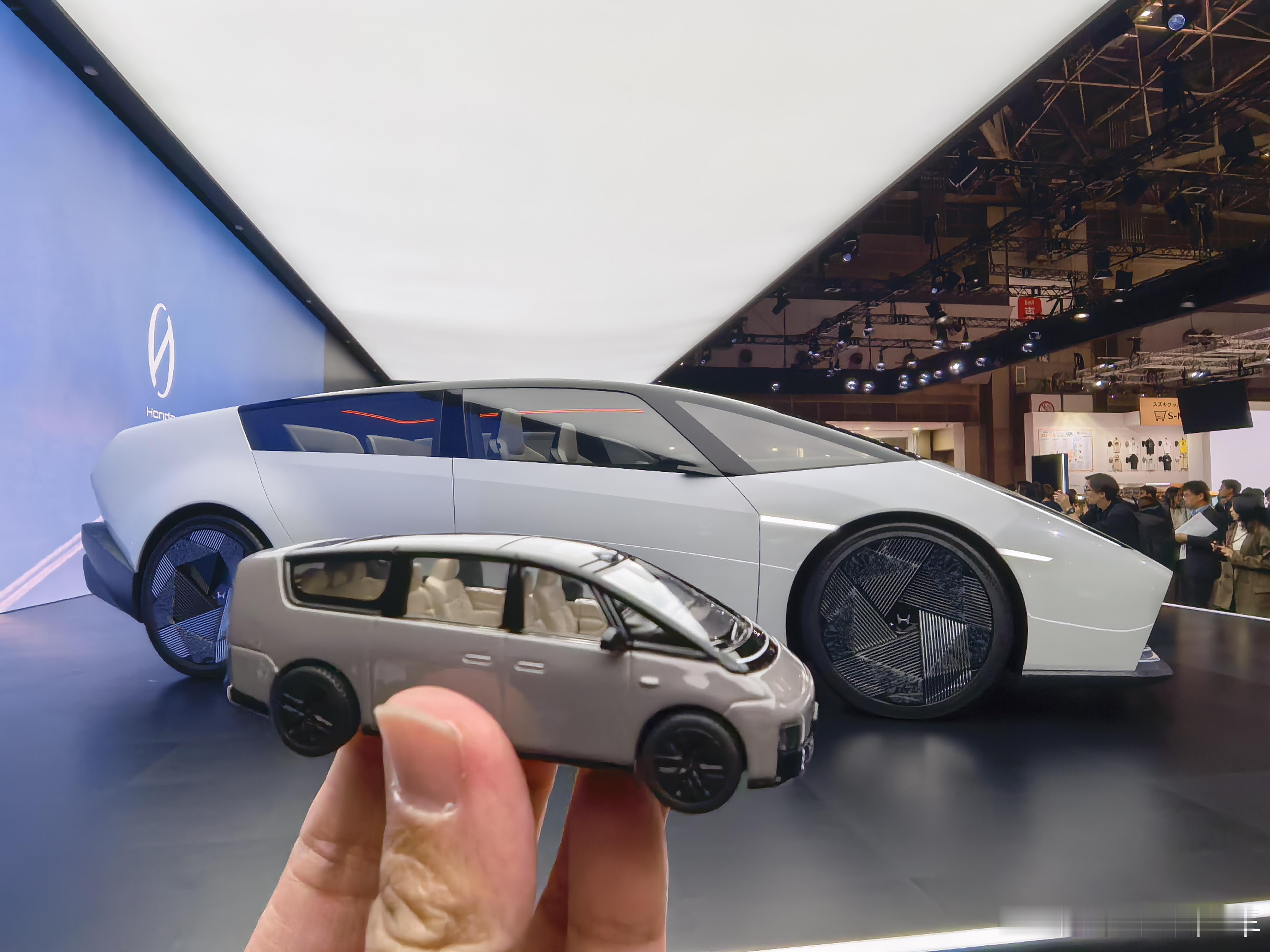我把理想MEGA带来了东京车展，打卡了本田和雷克萨斯展台，没有对比就没有伤害，理