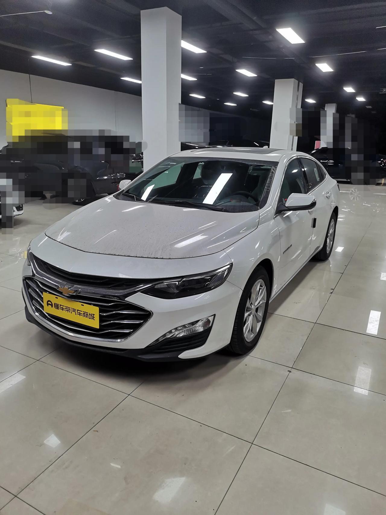 新手选第一辆二手代步车，轿车和SUV的抉择核心，还是要贴合日常用车场景。从操控