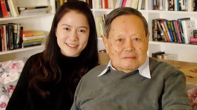 近日，科学巨擘杨振宁先生与世长辞，消息如巨石入水，激起各界强烈哀思。学术界追思、