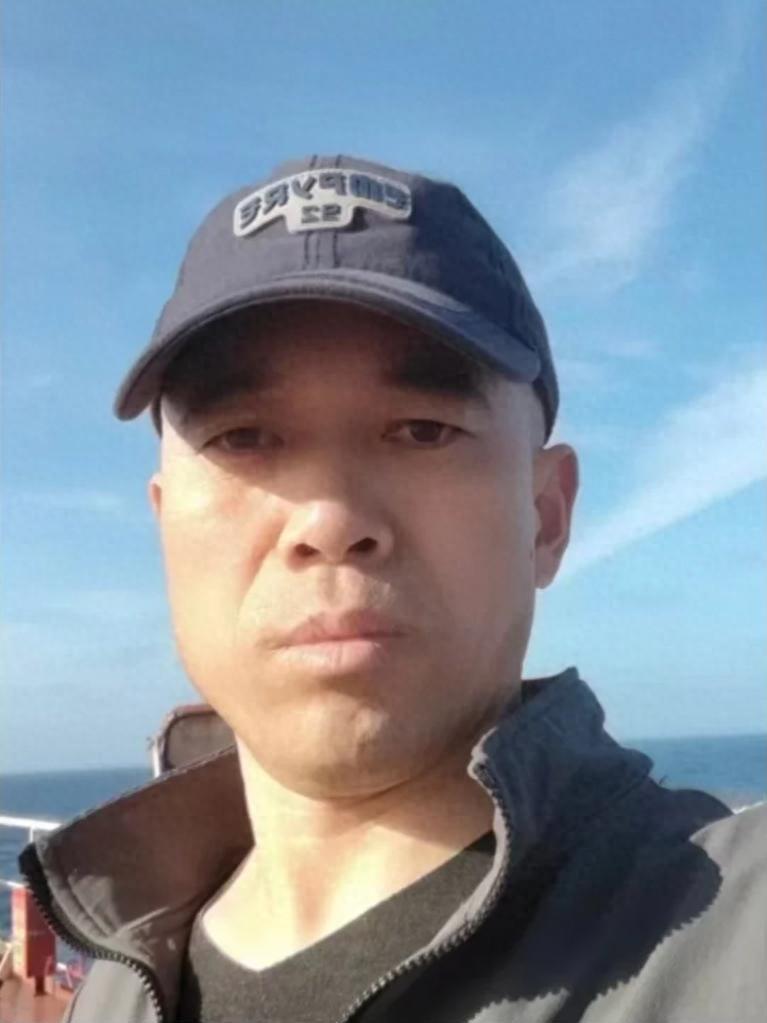 凭空消失？6月6日，一位青岛的姑娘在网上发帖求助，说她49岁的父亲，在一艘行驶在