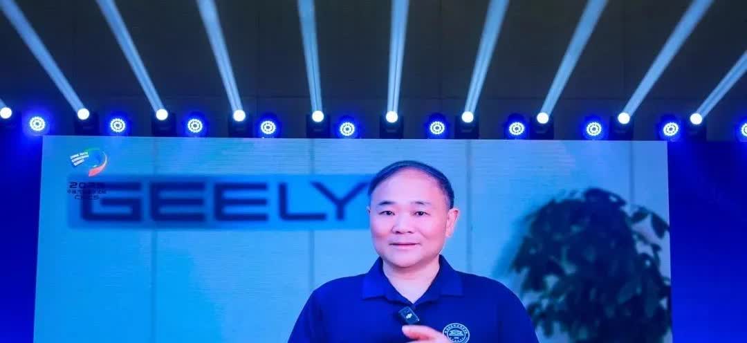 吉利汽车老板李书福一句大实话，给国产车企的未来描绘出无比惨烈的定调。李书福大胆表