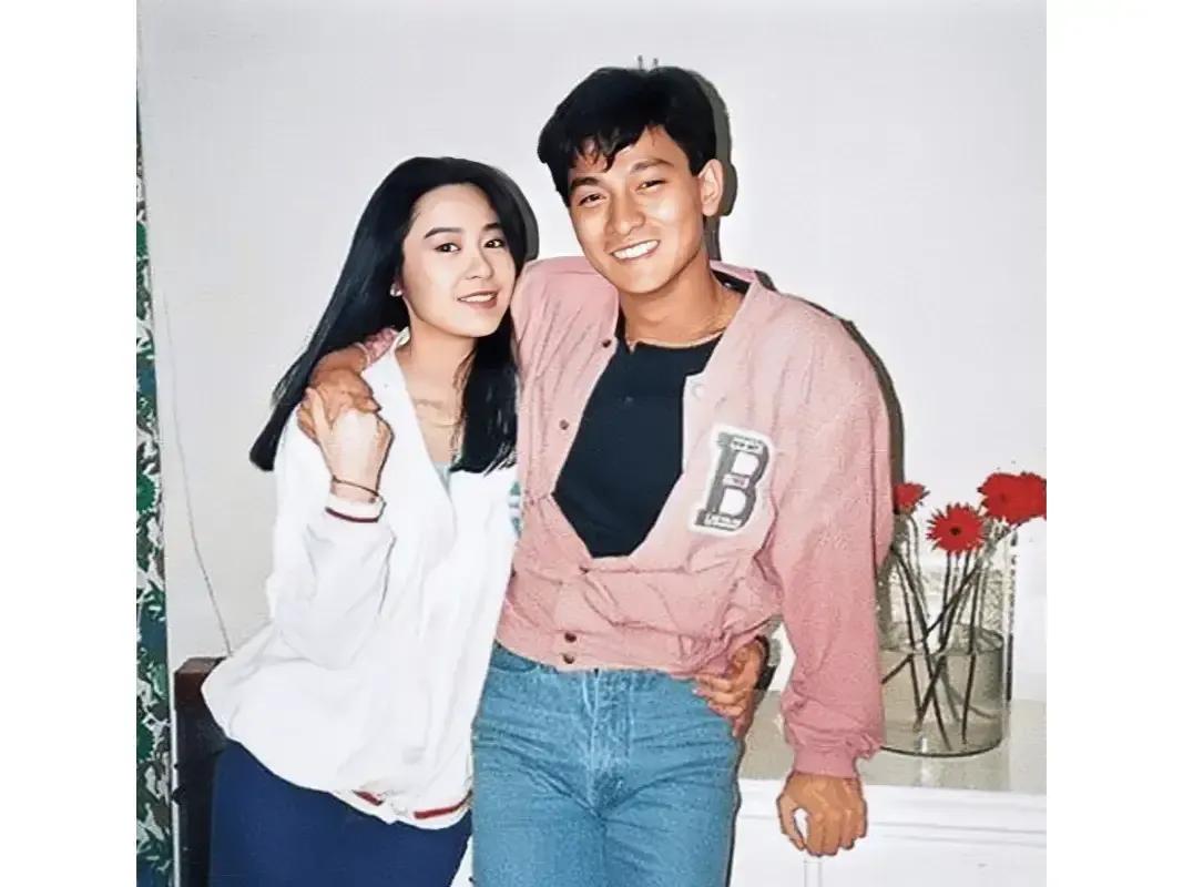 1983年，22岁的刘德华到台湾拍戏，邂逅年仅18岁的琼瑶御用女演员喻可欣。二人