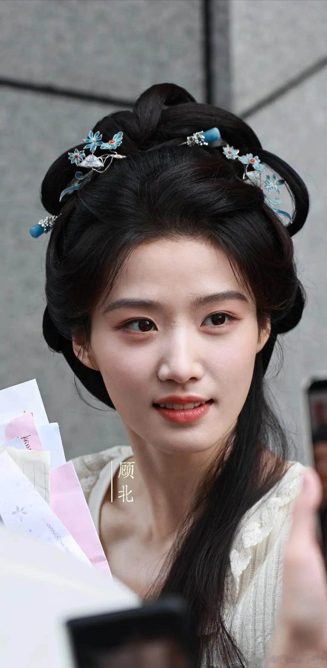 这种也敢说是生图吗，很明显有滤镜吧