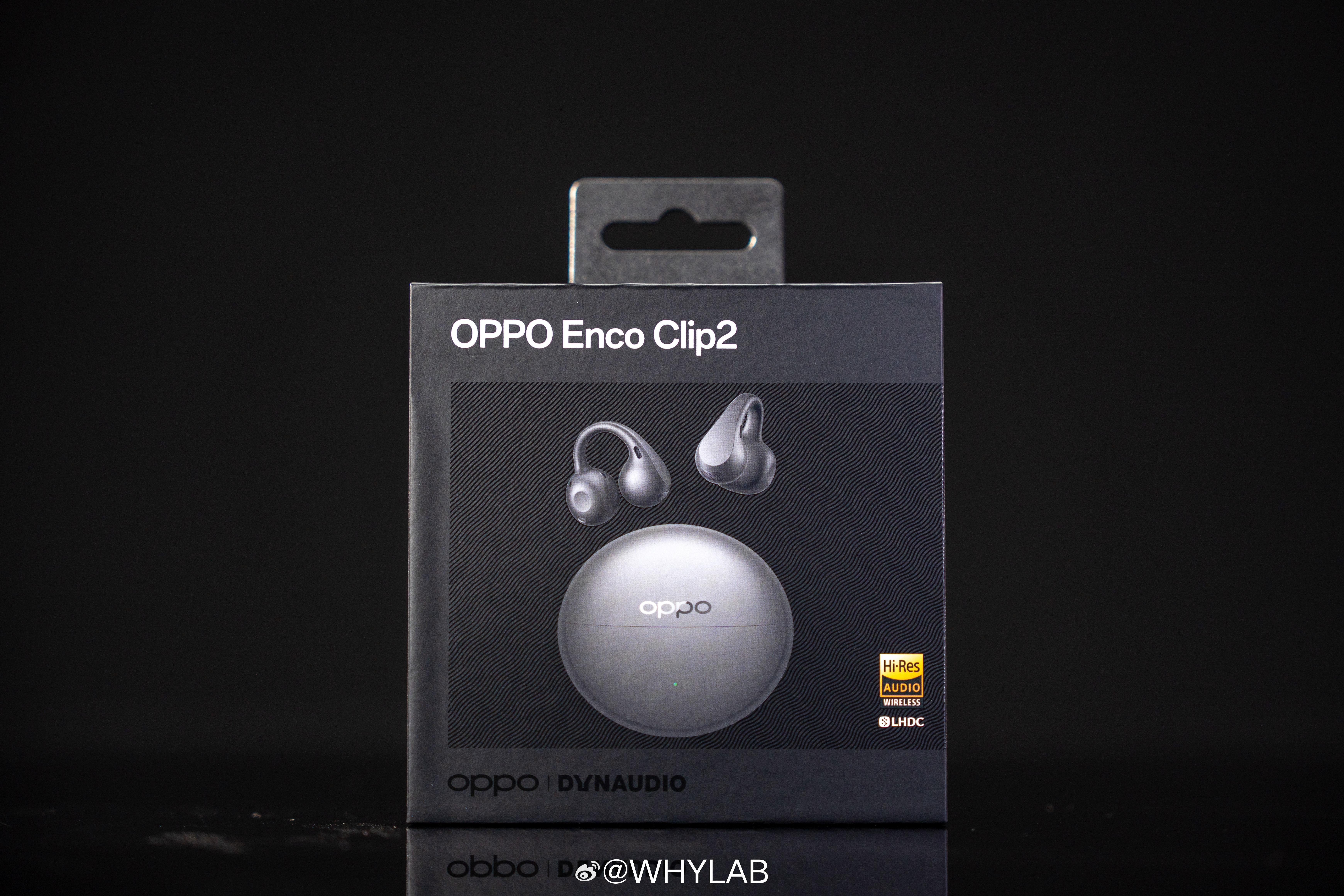 开箱OPPOEncoClip2，耳机与充电盒的设计相比上代都更圆润小巧，佩