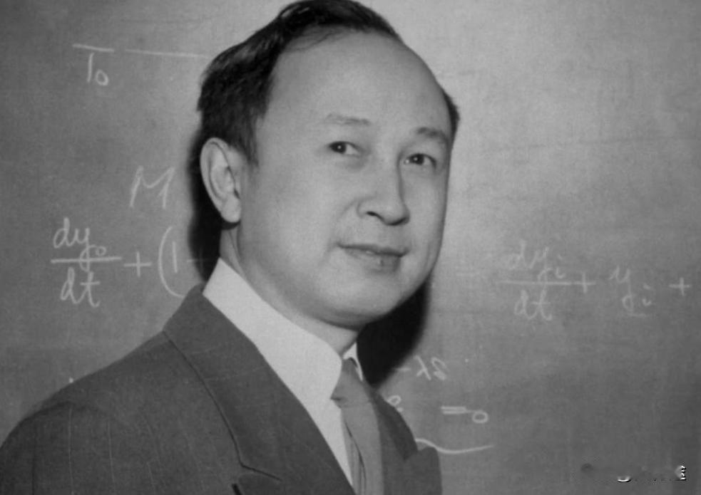 钱学森的工作时间永远不超过8个小时,而且从来不加夜班,只要一下班,钱学森就会交代