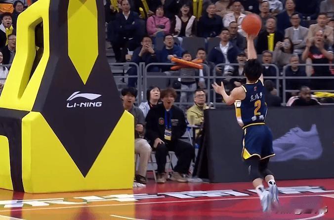 可惜！萨姆纳谈徐杰绝杀不中：“太可惜了。”“真的太可惜了。”“不过徐