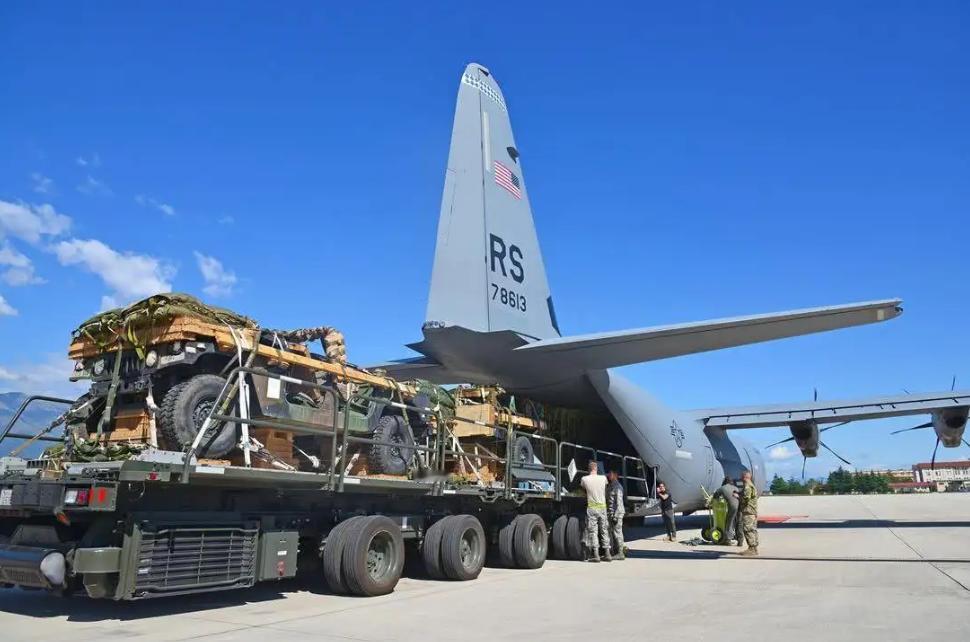 乌克兰已经走进绝境了，美国已经一年多没有向乌克兰提供援助，欧洲国家也已经厌倦了乌