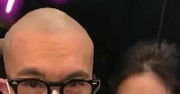 具俊晔从他和大S的豪宅搬出，现在才看懂大S为啥要告汪小菲付水电费了。台媒拍到具俊