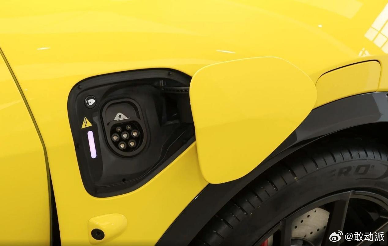 凯迪拉克纯电全尺寸SUVVISTIQ正式定名凯威德并开启全国盲订，该车由上